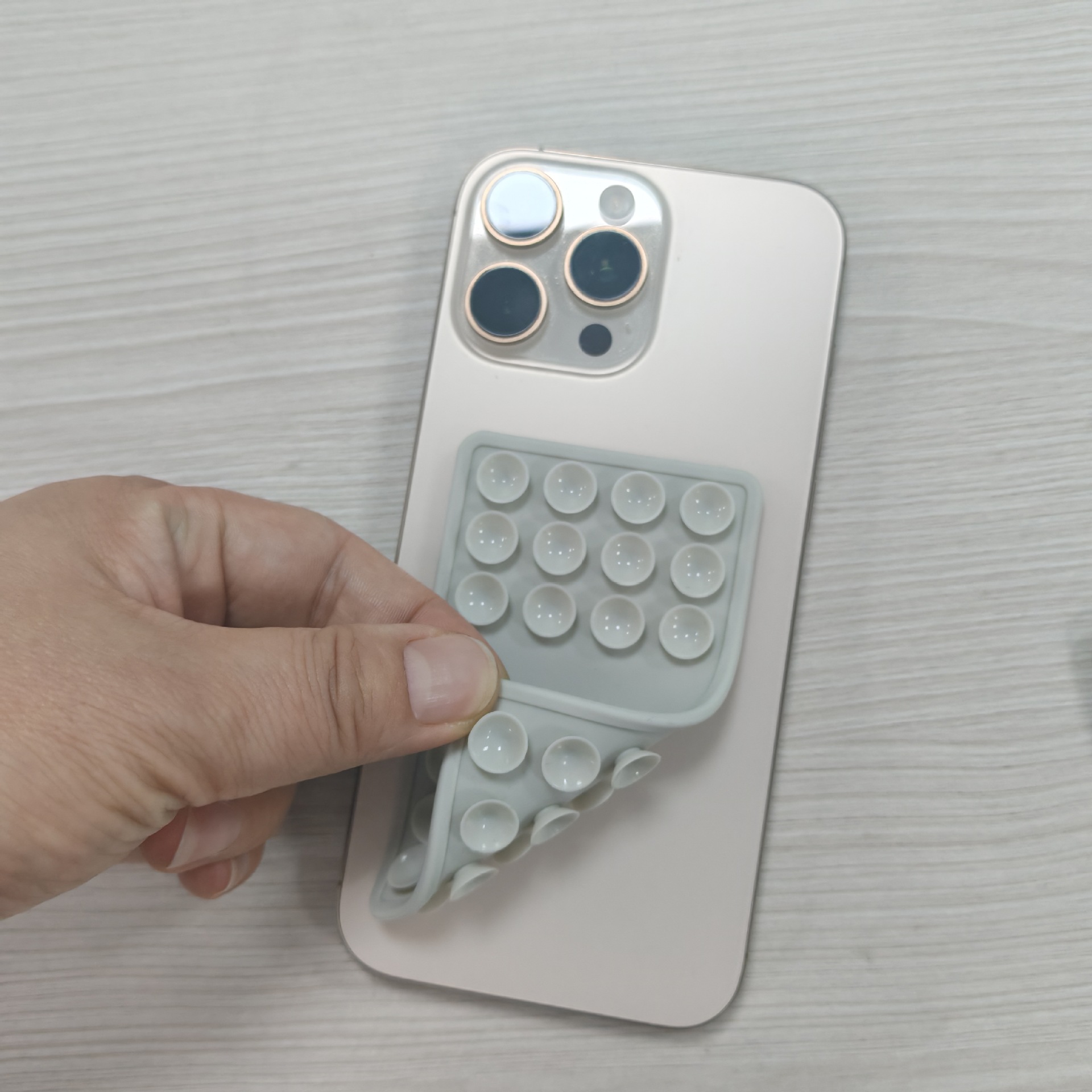 Silikonowy uchwyt do telefonu  – Phone Cases recenzja i cena